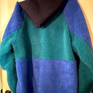 Mens Nike Sherpa coat. Like new condition.